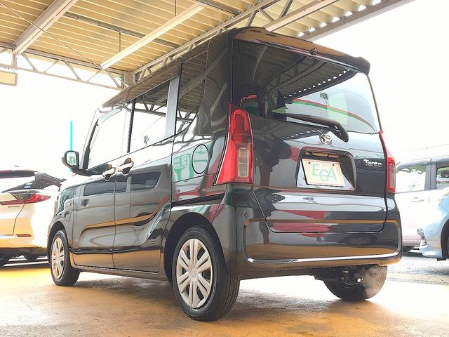 ＣＶＴ車です。エンジン回転数と車速の関係を自由に設定できることから、エンジン出力を非常に効率よく活用でき、従来のＡＴやＭＴにあった変速ショックを皆無にでき燃費面でも大きなメリットです！