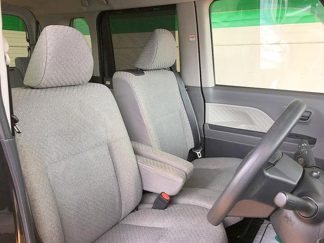 内装状態も特に大きく目立つ汚れや傷も無くキレイです！気になるニオイもありませんので内装にこだわる方にはおススメの１台です！