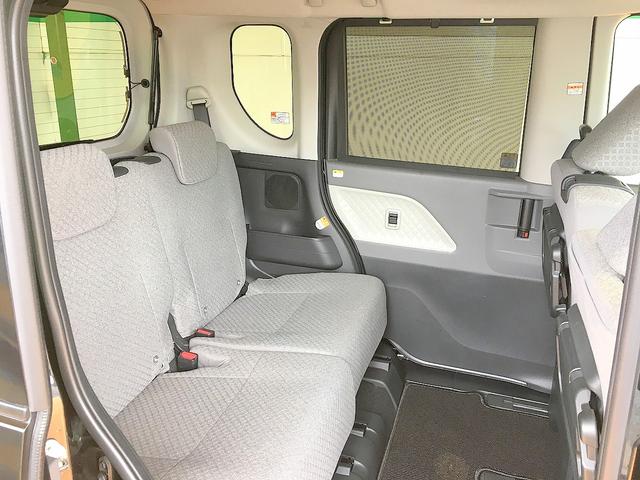 ロール収納型サンシェード付き！心地よい風を通して日差しと気になる視線をしっかりブロック♪これは女性にはかなり嬉しいですよね。