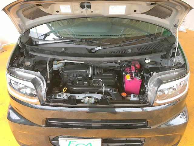 エンジンルームも隅々までクリーニングしてます！