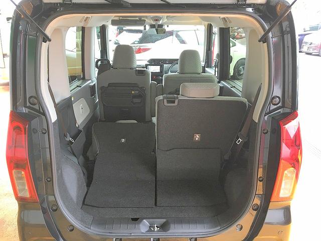 広々としたラゲッジスペース！更にシートアレンジで大きな荷物の収納が出来ます！便利ですよね♪