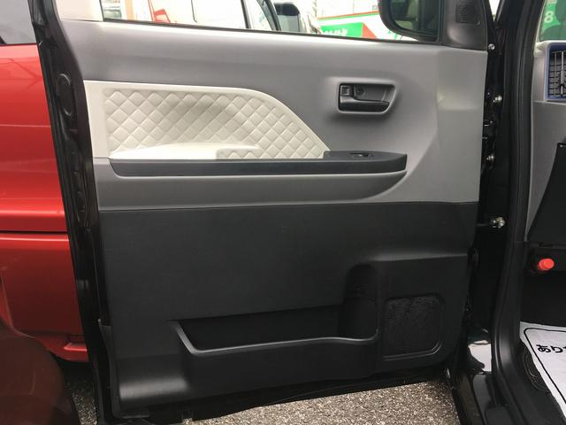 助手席側ドアの内張りです！