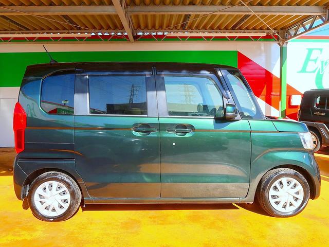 ホンダセンシングは外界認識技術をベースに開発した、安全運転支援システムです。クルマの前方・側方・後方の状況を認識し、安全・快適な運転や事故回避を支援します。