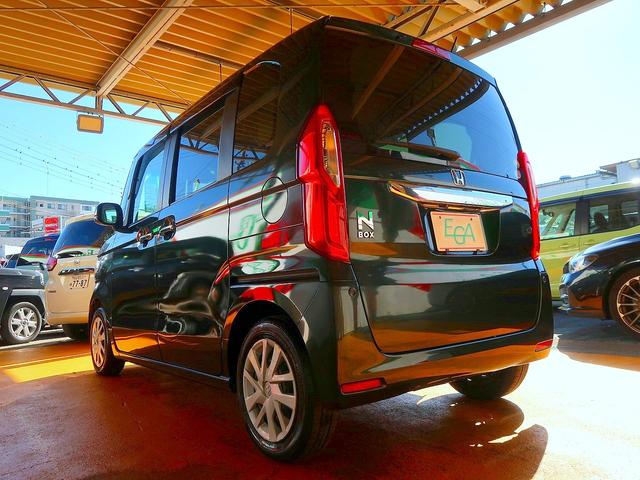 ＣＶＴ車です。エンジン回転数と車速の関係を自由に設定できることから、エンジン出力を非常に効率よく活用でき、従来のＡＴやＭＴにあった変速ショックを皆無にでき燃費面でも大きなメリットです！