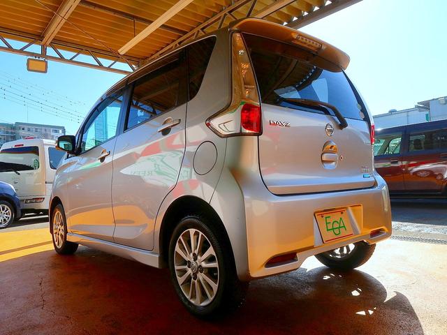 デイズ ハイウェイスター　Ｘ　修復歴なし　純正ＳＤナビ　ＣＤ／ＤＶＤ／Ｂｌｕｅｔｏｏｔｈ再生　フルセグＴＶ　アラウンドビューモニタ　インテリキー　ＥＴＣ　ＨＩＤ　フォグ　純正フルエアロ＆１４ＡＷ（9枚目）