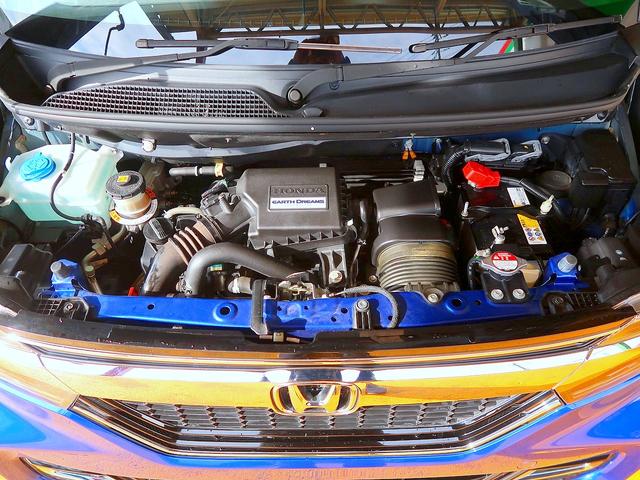 Ｎ－ＢＯＸカスタム Ｇ・ＥＸターボホンダセンシング　修復歴なし　禁煙車　純正メモリナビ　ＣＤ／ＤＶＤ／Ｂｌｕｅｔｏｏｔｈ再生　フルセグＴＶ　ステアＳＷ　バックカメラ　両自動ドア　衝突軽減ブレーキ　スマートキー　　ビルトインＥＴＣ　パドルシフト　ＬＥＤ（10枚目）