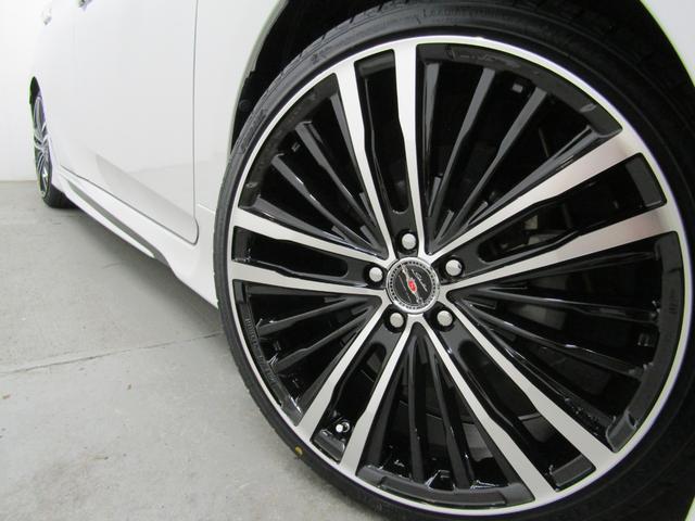 プリウス Ｓ　セーフティセンスＰＫＧ　新品フルエアロ　新品１９インチＡＷ　新品タイヤ　ナビＢカメラ　ブルートゥース　レーダークルーズＣ　プリクラッシュセーフティシステム　レーンキープアシスト　オートハイビーム（5枚目）