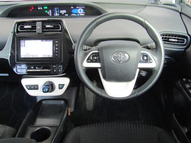 プリウス Ｓ　セーフティセンスＰＫＧ　新品フルエアロ　新品１９インチＡＷ　新品タイヤ　ナビＢカメラ　ブルートゥース　レーダークルーズＣ　プリクラッシュセーフティシステム　レーンキープアシスト　オートハイビーム（10枚目）