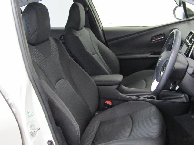 プリウス Ｓ　セーフティセンスＰＫＧ　新品フルエアロ　新品１９インチＡＷ　新品タイヤ　ナビＢカメラ　ブルートゥース　レーダークルーズＣ　プリクラッシュセーフティシステム　レーンキープアシスト　オートハイビーム（13枚目）