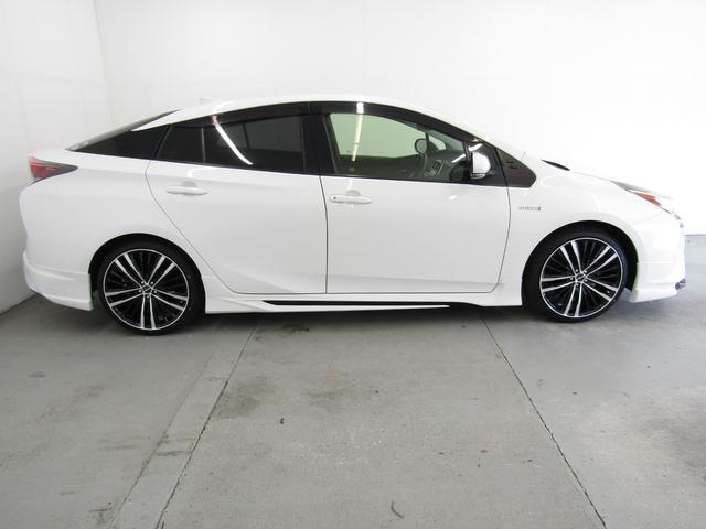 プリウス Ｓ　セーフティセンスＰＫＧ　新品フルエアロ　新品１９インチＡＷ　新品タイヤ　ナビＢカメラ　ブルートゥース　レーダークルーズＣ　プリクラッシュセーフティシステム　レーンキープアシスト　オートハイビーム（41枚目）