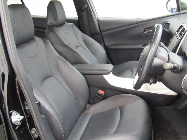 プリウス Ａツーリングセレクション　黒革シート　ブラインドスポットモニター　ヘッドアップディスプレイ　フルエアロ　１７インチＡＷ　９インチナビＢカメラ　ドラレコ　シートヒーター　クリアソナー　パーキングアシスト　セーフティセンスＰＫＧ（16枚目）