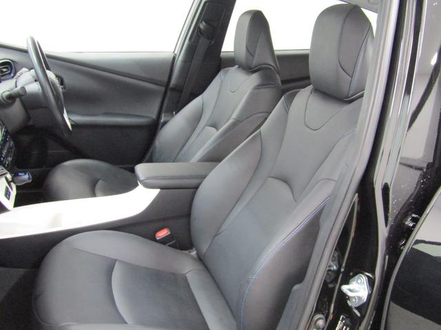 プリウス Ａツーリングセレクション　黒革シート　ブラインドスポットモニター　ヘッドアップディスプレイ　フルエアロ　１７インチＡＷ　９インチナビＢカメラ　ドラレコ　シートヒーター　クリアソナー　パーキングアシスト　セーフティセンスＰＫＧ（17枚目）