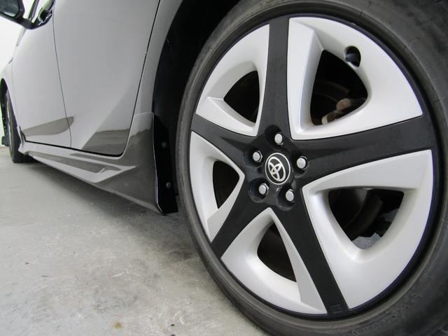 プリウス Aプレミアム ツーリングセレクション 黒革シート ブラインドスポットモニター ヘッドアップディスプレイ フルエアロ 17インチAW ナビBカメラ ブルートゥース AC電源 クリアランスソナー パーキングアシスト セーフティセンスPKG(8枚目)