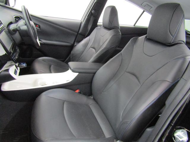 プリウス Aプレミアム ツーリングセレクション 黒革シート ブラインドスポットモニター ヘッドアップディスプレイ フルエアロ 17インチAW ナビBカメラ ブルートゥース AC電源 クリアランスソナー パーキングアシスト セーフティセンスPKG(17枚目)