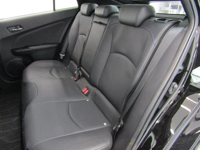 プリウス Aプレミアム ツーリングセレクション 黒革シート ブラインドスポットモニター ヘッドアップディスプレイ フルエアロ 17インチAW ナビBカメラ ブルートゥース AC電源 クリアランスソナー パーキングアシスト セーフティセンスPKG(19枚目)