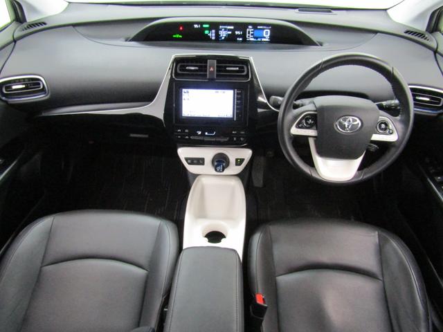 プリウス Aプレミアム ツーリングセレクション 黒革シート ブラインドスポットモニター ヘッドアップディスプレイ フルエアロ 17インチAW ナビBカメラ ブルートゥース AC電源 クリアランスソナー パーキングアシスト セーフティセンスPKG(43枚目)