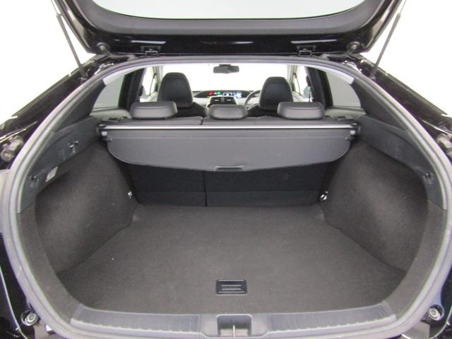 プリウス Aプレミアム ツーリングセレクション 黒革シート ブラインドスポットモニター ヘッドアップディスプレイ フルエアロ 17インチAW ナビBカメラ ブルートゥース AC電源 クリアランスソナー パーキングアシスト セーフティセンスPKG(50枚目)