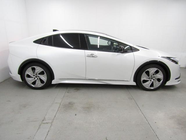 プリウス Z 黒革エアシート モデリスタフルエアロ/19インチAW 12.3インチディスプレイオーディオ 360カメラ パワーバックドア デジタルインナーミラー 置くだけ充電 ドラレコ AC電源 トヨタチームメイト(53枚目)