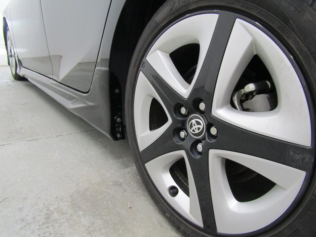 プリウス Ａプレミアム　ツーリングセレクション　後期型　黒革エアシート　フルエアロ　１７インチＡＷ　１１．６インチナビＢカメラ　ＪＢＬサウンド　ドラレコ　ＡＣ電源　リヤトラフィックアラート　ブラインドスポットモニター　ヘッドアップディスプレイ（8枚目）