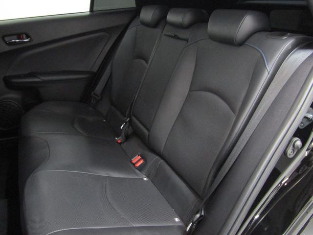 プリウス Ａプレミアム　ツーリングセレクション　後期型　黒革エアシート　フルエアロ　１７インチＡＷ　１１．６インチナビＢカメラ　ＪＢＬサウンド　ドラレコ　ＡＣ電源　リヤトラフィックアラート　ブラインドスポットモニター　ヘッドアップディスプレイ（19枚目）