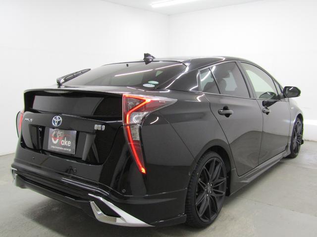 プリウス Sセーフティプラス 新品フルエアロ 新品19インチAW 新品タイヤ ナビBカメラ ヘッドアップディスプレイ クリアランスソナー パーキングアシスト レーダークルーズC プリクラッシュセーフティ レーンキープアシスト(3枚目)