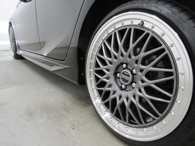 プリウス ＳセーフティプラスＩＩ　新品フルエアロ　新品１９インチＡＷ　新品タイヤ　８インチディスプレイオーディオ　ナビ　３６０全周囲カメラ　ドラレコ　ＡＣ電源　リヤトラフィックアラート　ブラインドスポットモニター　ロードサインアシスト（8枚目）