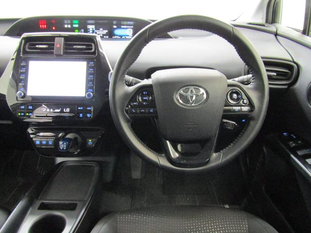 プリウス ＳセーフティプラスＩＩ　新品フルエアロ　新品１９インチＡＷ　新品タイヤ　８インチディスプレイオーディオ　ナビ　３６０全周囲カメラ　ドラレコ　ＡＣ電源　リヤトラフィックアラート　ブラインドスポットモニター　ロードサインアシスト（11枚目）