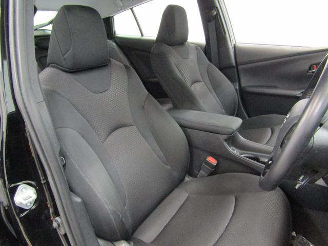 プリウス ＳセーフティプラスＩＩ　新品フルエアロ　新品１９インチＡＷ　新品タイヤ　８インチディスプレイオーディオ　ナビ　３６０全周囲カメラ　ドラレコ　ＡＣ電源　リヤトラフィックアラート　ブラインドスポットモニター　ロードサインアシスト（16枚目）