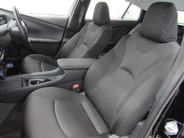 プリウス ＳセーフティプラスＩＩ　新品フルエアロ　新品１９インチＡＷ　新品タイヤ　８インチディスプレイオーディオ　ナビ　３６０全周囲カメラ　ドラレコ　ＡＣ電源　リヤトラフィックアラート　ブラインドスポットモニター　ロードサインアシスト（17枚目）