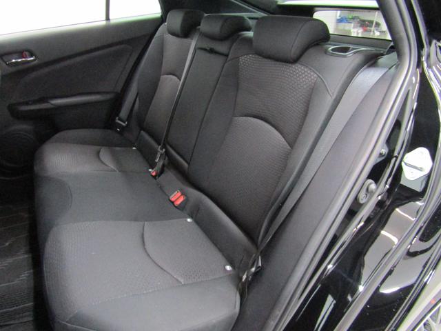 プリウス ＳセーフティプラスＩＩ　新品フルエアロ　新品１９インチＡＷ　新品タイヤ　８インチディスプレイオーディオ　ナビ　３６０全周囲カメラ　ドラレコ　ＡＣ電源　リヤトラフィックアラート　ブラインドスポットモニター　ロードサインアシスト（19枚目）