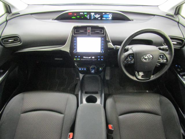 プリウス ＳセーフティプラスＩＩ　新品フルエアロ　新品１９インチＡＷ　新品タイヤ　８インチディスプレイオーディオ　ナビ　３６０全周囲カメラ　ドラレコ　ＡＣ電源　リヤトラフィックアラート　ブラインドスポットモニター　ロードサインアシスト（43枚目）