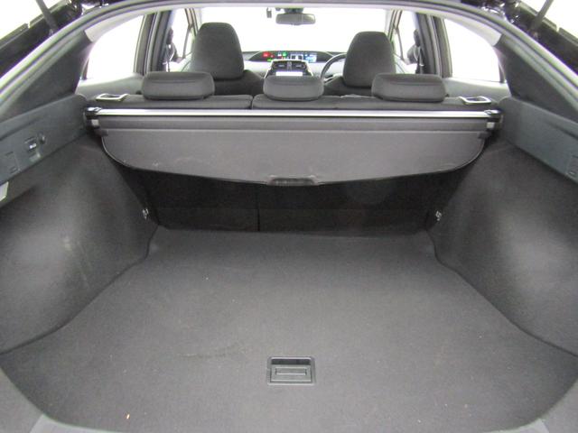 プリウス ＳセーフティプラスＩＩ　新品フルエアロ　新品１９インチＡＷ　新品タイヤ　８インチディスプレイオーディオ　ナビ　３６０全周囲カメラ　ドラレコ　ＡＣ電源　リヤトラフィックアラート　ブラインドスポットモニター　ロードサインアシスト（49枚目）