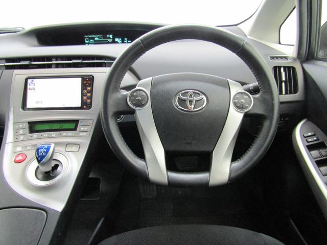 プリウス Ｓ　後期型　新品フルエアロ　新品１８インチＡＷ　新品タイヤ　ＨＩＤヘッドライト　フォグランプ　ナビ　ブルートゥース　ドラレコ　地デジ　ＥＴＣ　スマートキー（10枚目）