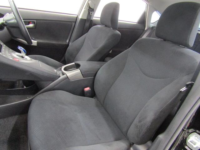 プリウス Ｓ　後期型　新品フルエアロ　新品１８インチＡＷ　新品タイヤ　ＨＩＤヘッドライト　フォグランプ　ナビ　ブルートゥース　ドラレコ　地デジ　ＥＴＣ　スマートキー（13枚目）