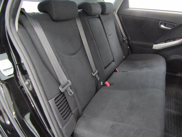 プリウス Ｓ　後期型　新品フルエアロ　新品１８インチＡＷ　新品タイヤ　ＨＩＤヘッドライト　フォグランプ　ナビ　ブルートゥース　ドラレコ　地デジ　ＥＴＣ　スマートキー（14枚目）