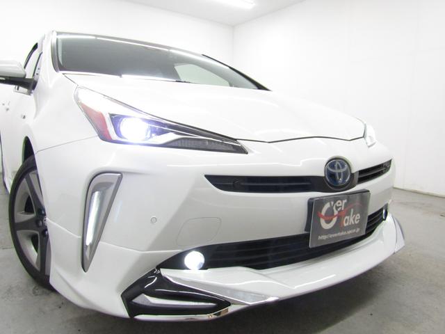 プリウス Ａツーリングセレクション　後期型　黒革シート　フルエアロ　１７インチＡＷ　９インチナビＢカメラ　ドラレコ　シートヒーター　リヤトラフィックアラート　ブラインドスポットモニター　ヘッドアップディスプレイ　セーフティセンスＰＫＧ（4枚目）