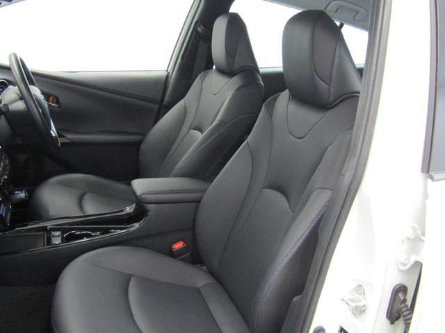 プリウス Ａツーリングセレクション　後期型　黒革シート　フルエアロ　１７インチＡＷ　９インチナビＢカメラ　ドラレコ　シートヒーター　リヤトラフィックアラート　ブラインドスポットモニター　ヘッドアップディスプレイ　セーフティセンスＰＫＧ（17枚目）