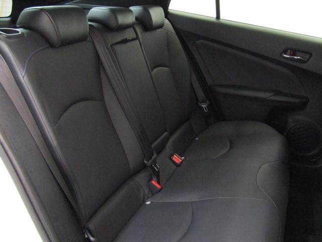 プリウス Ａツーリングセレクション　後期型　黒革シート　フルエアロ　１７インチＡＷ　９インチナビＢカメラ　ドラレコ　シートヒーター　リヤトラフィックアラート　ブラインドスポットモニター　ヘッドアップディスプレイ　セーフティセンスＰＫＧ（18枚目）