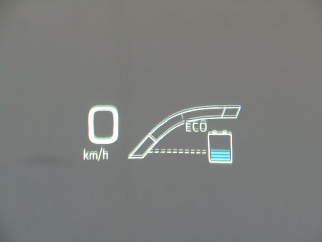 プリウス Ａツーリングセレクション　後期型　黒革シート　フルエアロ　１７インチＡＷ　９インチナビＢカメラ　ドラレコ　シートヒーター　リヤトラフィックアラート　ブラインドスポットモニター　ヘッドアップディスプレイ　セーフティセンスＰＫＧ（32枚目）