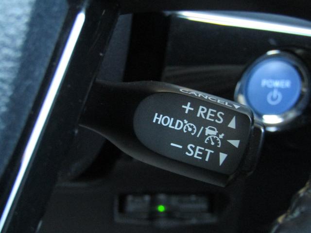 プリウス Ａツーリングセレクション　後期型　黒革シート　フルエアロ　１７インチＡＷ　９インチナビＢカメラ　ドラレコ　シートヒーター　リヤトラフィックアラート　ブラインドスポットモニター　ヘッドアップディスプレイ　セーフティセンスＰＫＧ（49枚目）