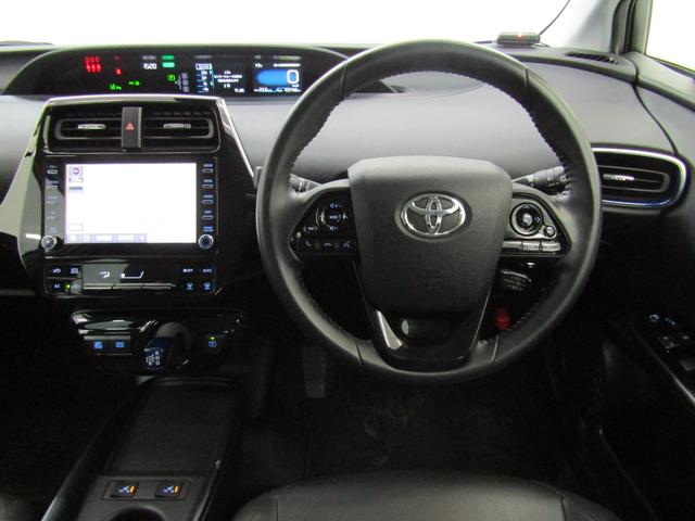 プリウス Ｓツーリングセレクション　黒革シート　フルエアロ　１７インチＡＷ　８インチディスプレイオーディオ　ナビＢカメラ　ＡＣ電源　先行車発進通知　ロードサインアシスト　セーフティセンスＰＫＧ　クリアランスソナー　パーキングアシスト（10枚目）