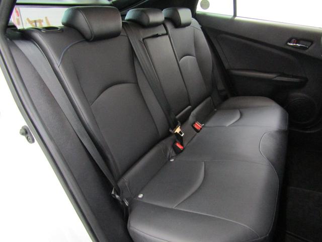 プリウス Ｓツーリングセレクション　黒革シート　フルエアロ　１７インチＡＷ　８インチディスプレイオーディオ　ナビＢカメラ　ＡＣ電源　先行車発進通知　ロードサインアシスト　セーフティセンスＰＫＧ　クリアランスソナー　パーキングアシスト（16枚目）