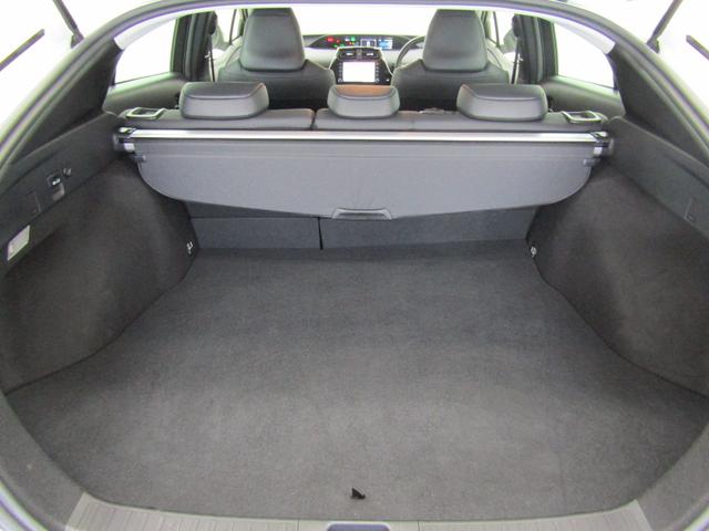 プリウス Ｓツーリングセレクション　黒革シート　フルエアロ　１７インチＡＷ　８インチディスプレイオーディオ　ナビＢカメラ　ＡＣ電源　先行車発進通知　ロードサインアシスト　セーフティセンスＰＫＧ　クリアランスソナー　パーキングアシスト（42枚目）