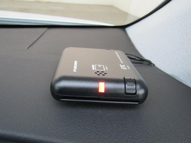 プリウス Ｓツーリングセレクション　黒革シート　フルエアロ　１７インチＡＷ　８インチディスプレイオーディオ　ナビＢカメラ　ＡＣ電源　先行車発進通知　ロードサインアシスト　セーフティセンスＰＫＧ　クリアランスソナー　パーキングアシスト（44枚目）