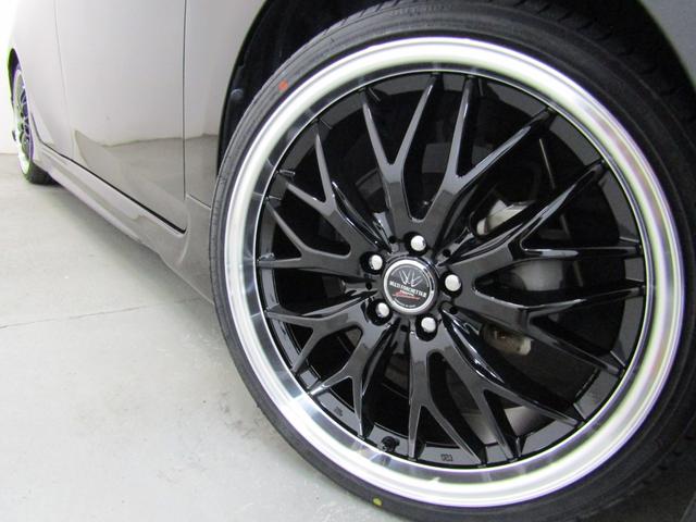 プリウス Ｓツーリングセレクション　黒革シート　セーフティセンスＰＫＧ　新品フルエアロ　新品１９インチＡＷ　新品タイヤ　ナビＢカメラ　ブルートゥース　シートヒーター　レーダークルーズＣ　プリクラッシュセーフティ　レーンキープアシスト（5枚目）