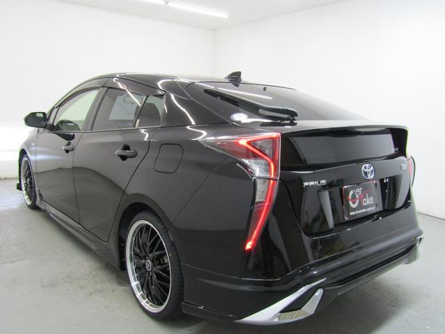 プリウス Ｓツーリングセレクション　黒革シート　セーフティセンスＰＫＧ　新品フルエアロ　新品１９インチＡＷ　新品タイヤ　ナビＢカメラ　ブルートゥース　シートヒーター　レーダークルーズＣ　プリクラッシュセーフティ　レーンキープアシスト（7枚目）