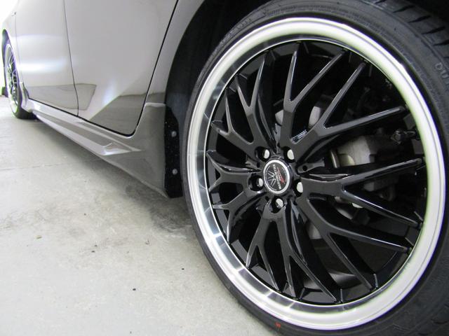 プリウス Ｓツーリングセレクション　黒革シート　セーフティセンスＰＫＧ　新品フルエアロ　新品１９インチＡＷ　新品タイヤ　ナビＢカメラ　ブルートゥース　シートヒーター　レーダークルーズＣ　プリクラッシュセーフティ　レーンキープアシスト（8枚目）