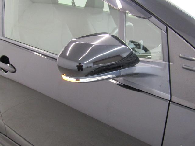 プリウス Ｓツーリングセレクション　黒革シート　セーフティセンスＰＫＧ　新品フルエアロ　新品１９インチＡＷ　新品タイヤ　ナビＢカメラ　ブルートゥース　シートヒーター　レーダークルーズＣ　プリクラッシュセーフティ　レーンキープアシスト（9枚目）