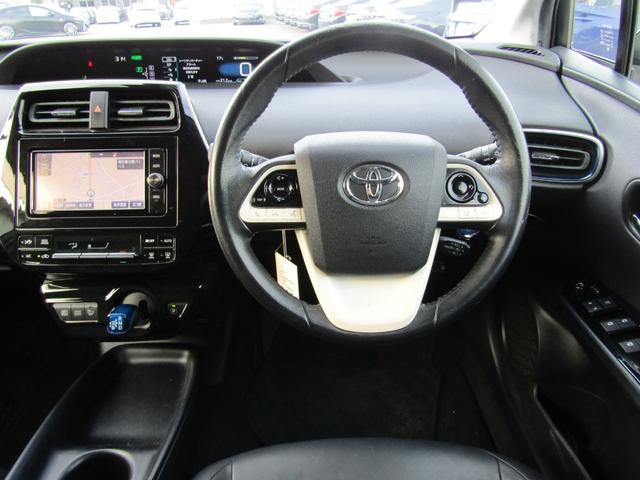 プリウス Ｓツーリングセレクション　黒革シート　セーフティセンスＰＫＧ　新品フルエアロ　新品１９インチＡＷ　新品タイヤ　ナビＢカメラ　ブルートゥース　シートヒーター　レーダークルーズＣ　プリクラッシュセーフティ　レーンキープアシスト（10枚目）