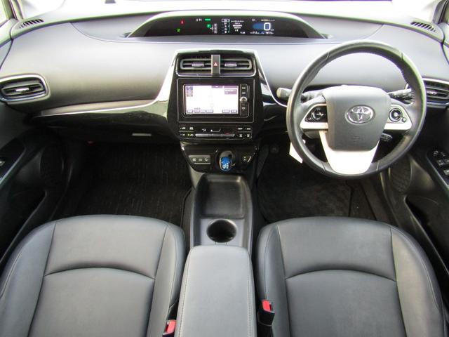 プリウス Ｓツーリングセレクション　黒革シート　セーフティセンスＰＫＧ　新品フルエアロ　新品１９インチＡＷ　新品タイヤ　ナビＢカメラ　ブルートゥース　シートヒーター　レーダークルーズＣ　プリクラッシュセーフティ　レーンキープアシスト（30枚目）